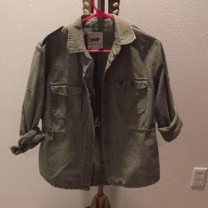 🧜🏻‍♀️Obey olive green jacket